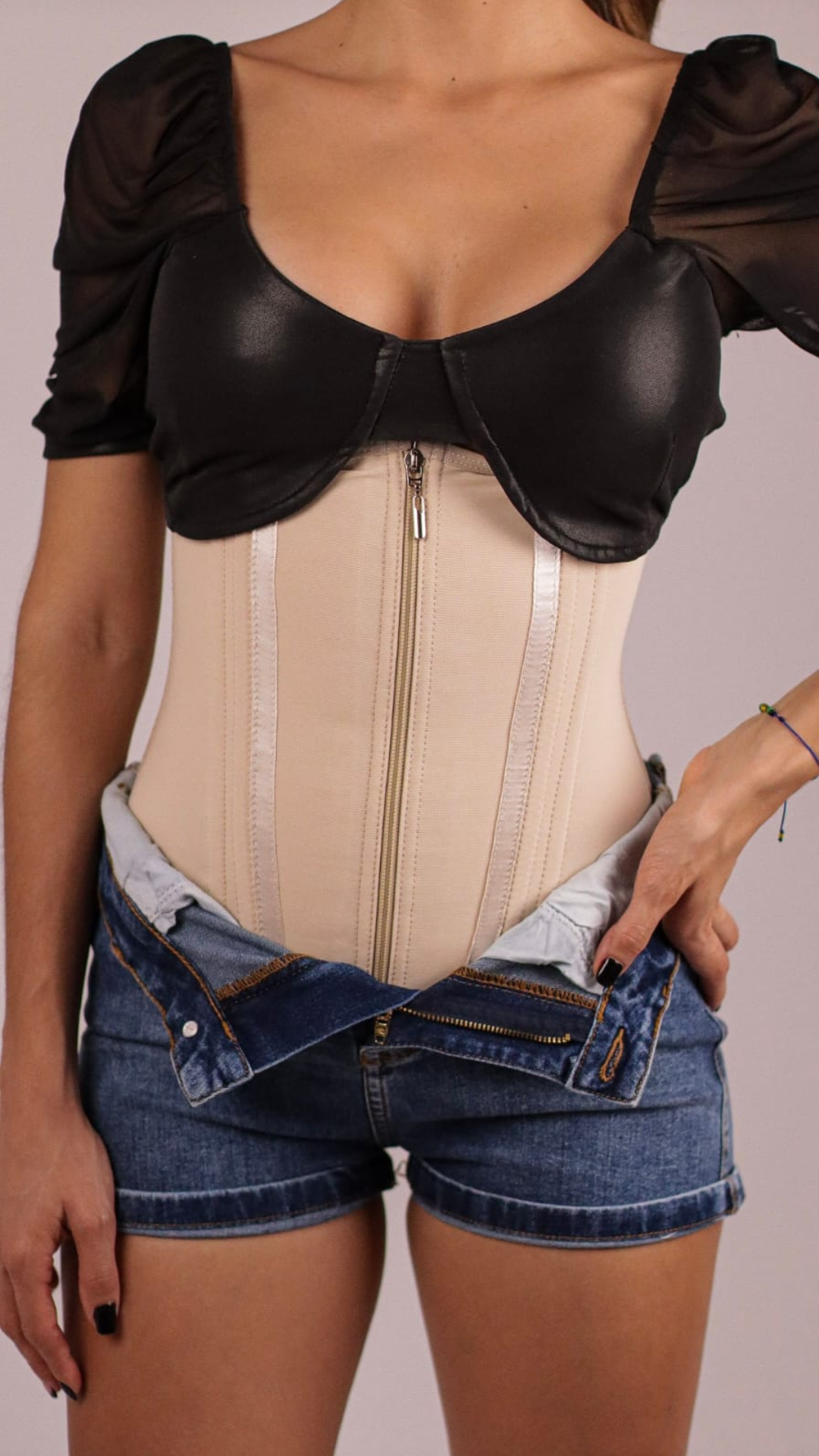 Moldea tu cintura y obtén un abdomen plano en 1 mes.